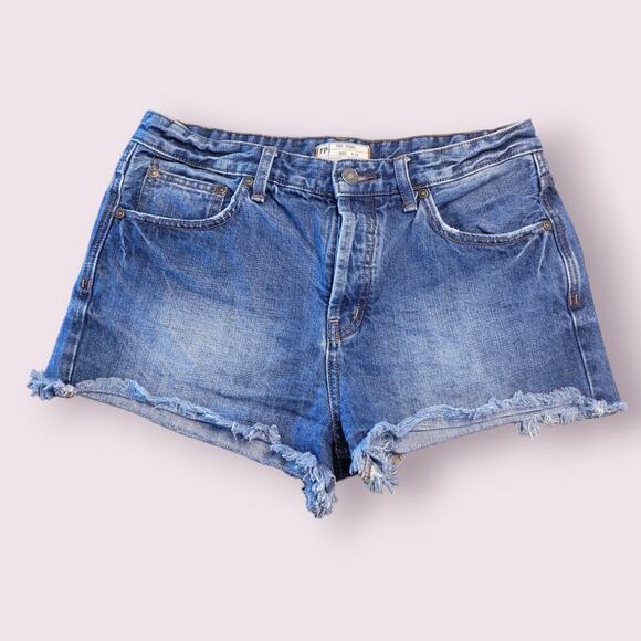 Free People Uptown Rock High Waist Denim Shorts Raw Hem Size 29 EUC - Picture 3 of 13